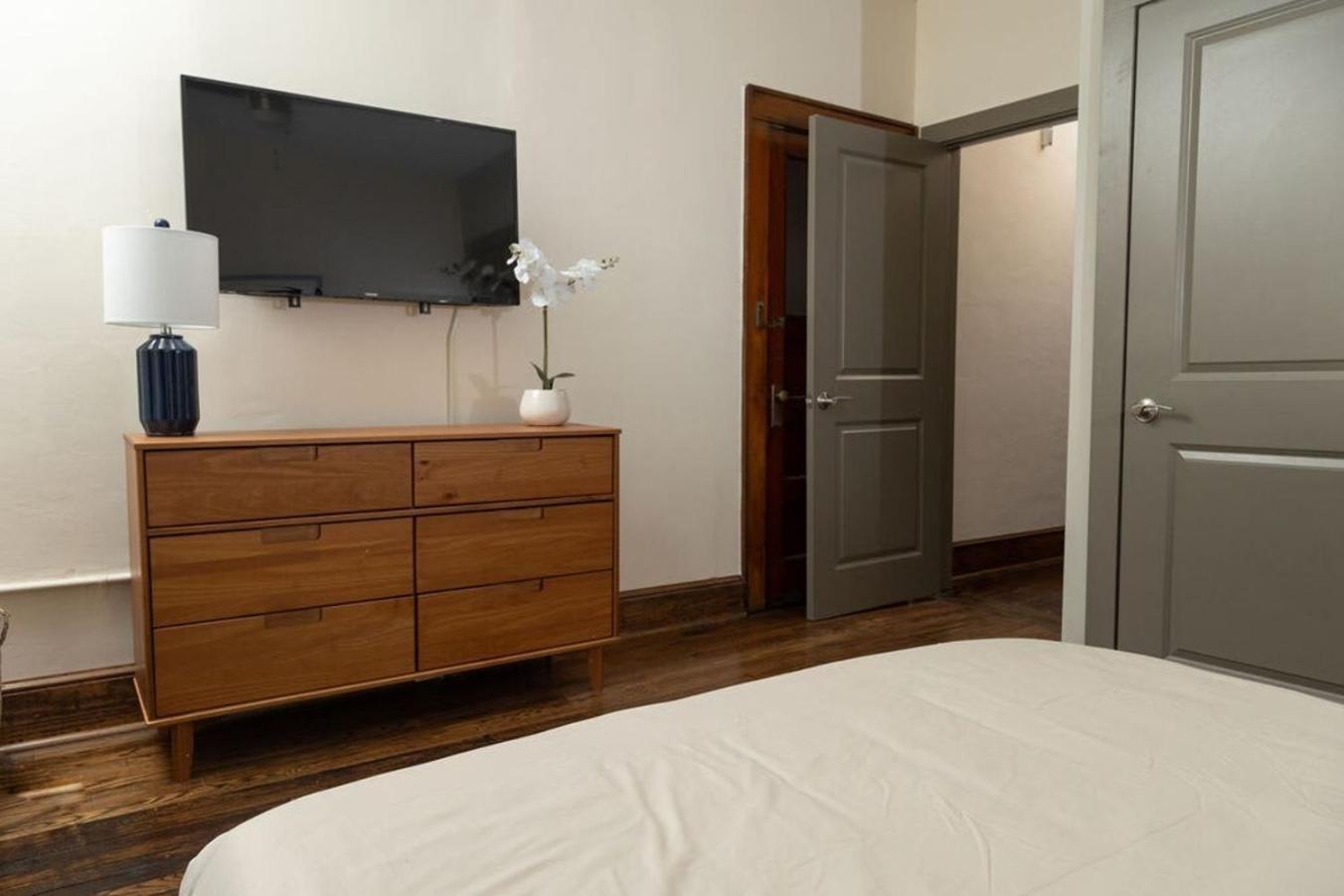Апартаменти Luxury Multi-Unit Historic Building Near Downtown Роанок Екстер'єр фото